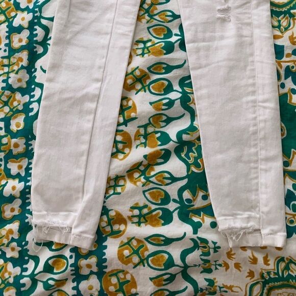Zara White Distressed Skinny Jeans - Picture 2 of 5